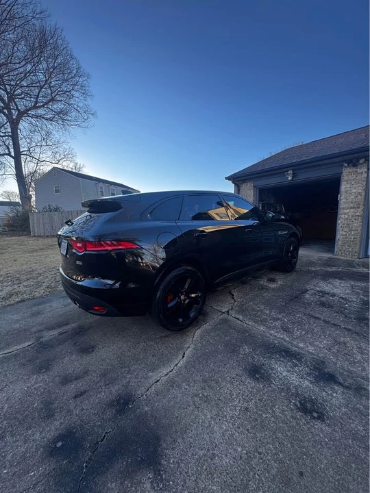 2017 Jaguar F-Pace - Image 2 of 12
