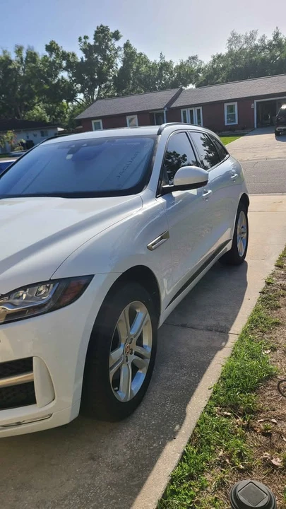 2017 Jaguar F-Pace - Image 2 of 11