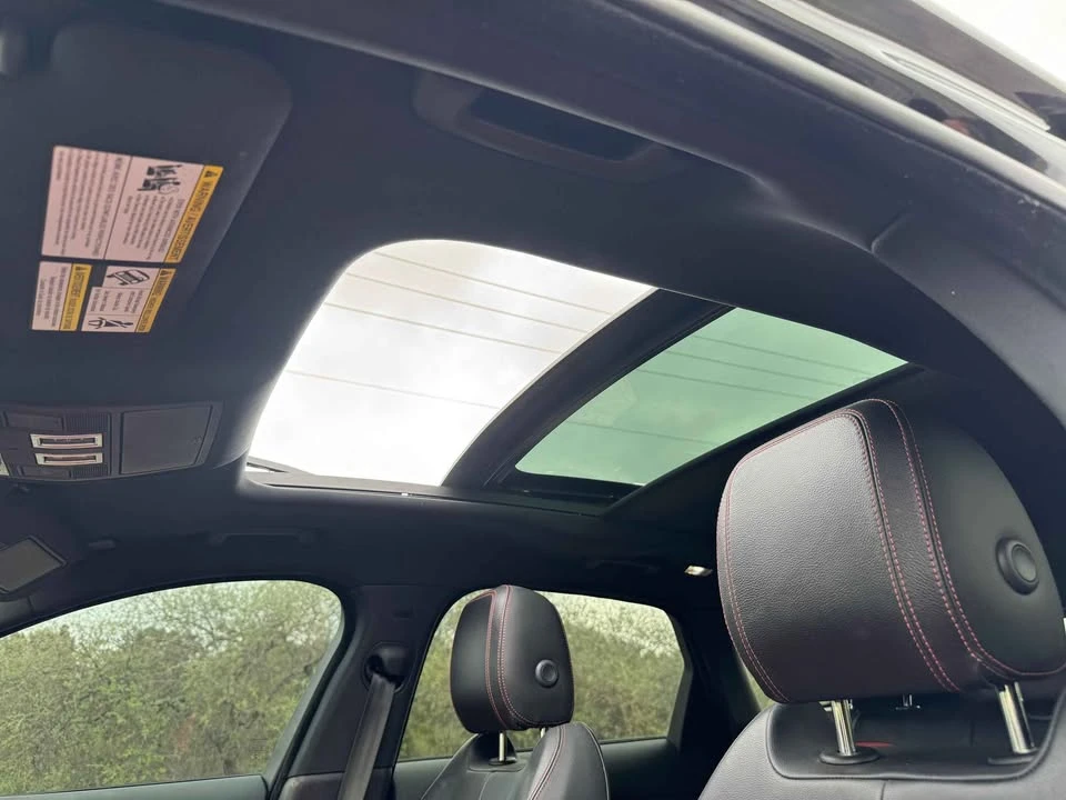 2017 Jaguar F-Pace - Image 9 of 11