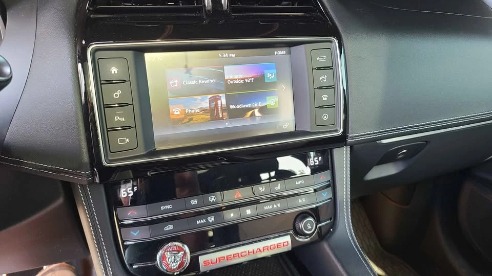 2017 Jaguar F-Pace - Image 8 of 11