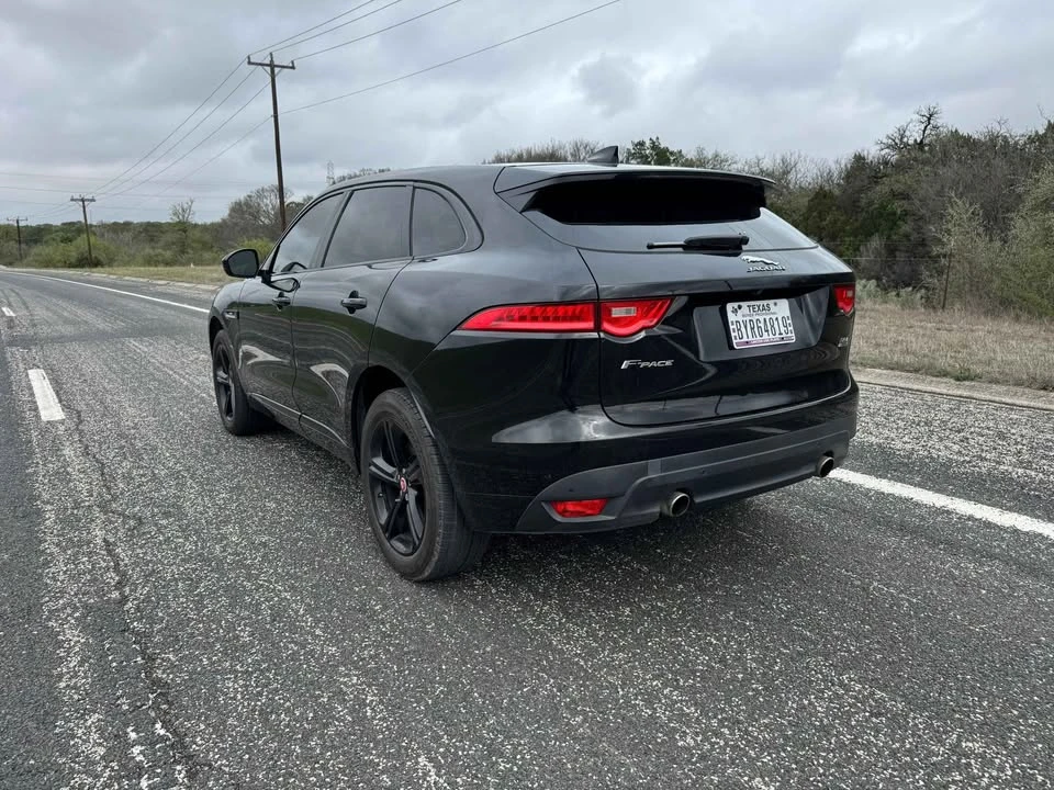 2017 Jaguar F-Pace - Image 3 of 11