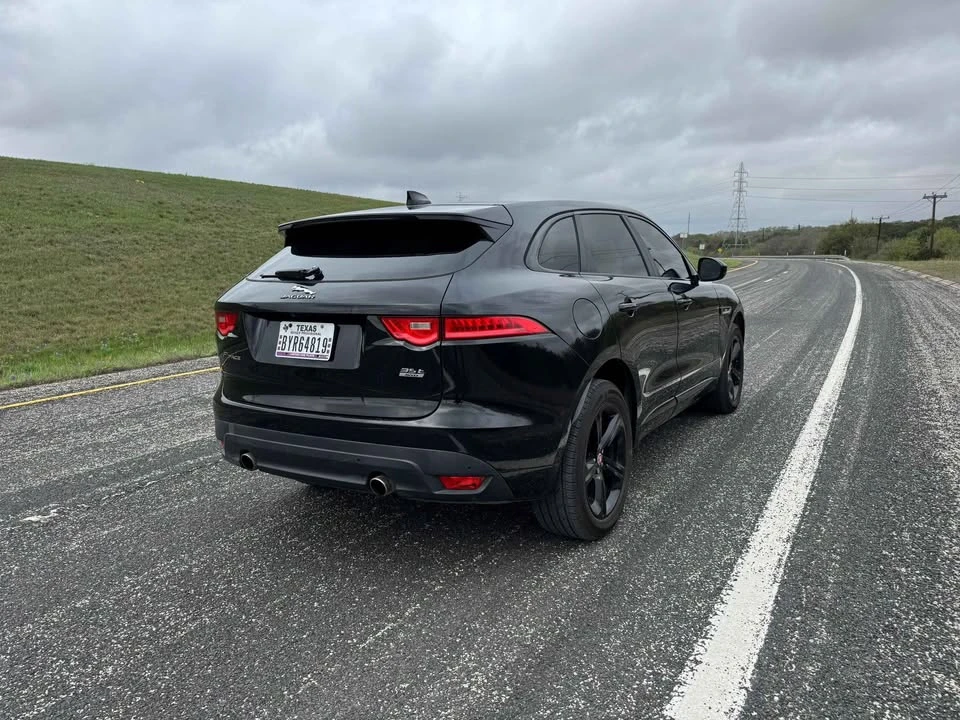 2017 Jaguar F-Pace - Image 4 of 11