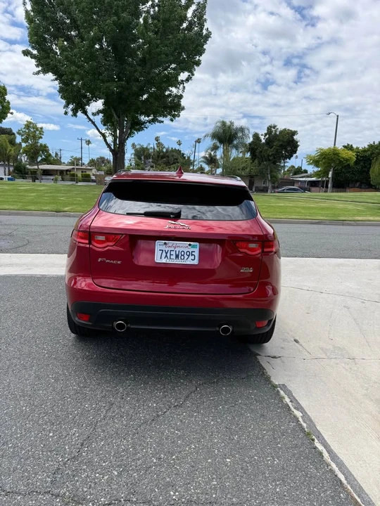 2017 Jaguar F-Pace - Image 2 of 11