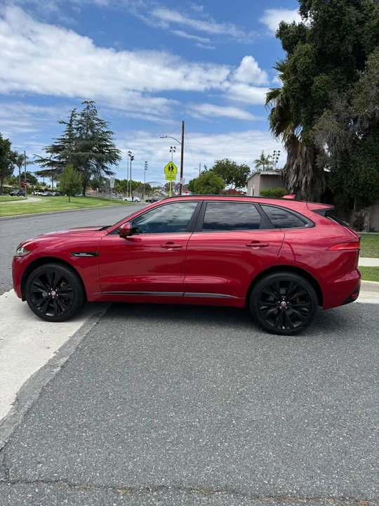 2017 Jaguar F-Pace - Image 4 of 11