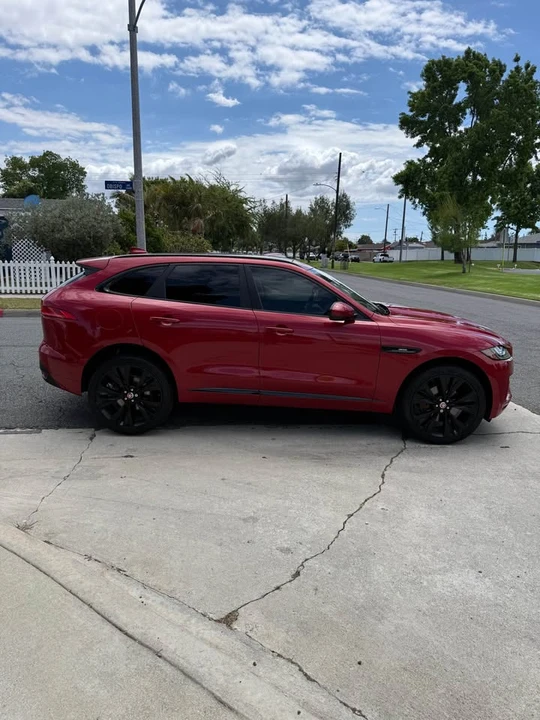 2017 Jaguar F-Pace - Image 3 of 11