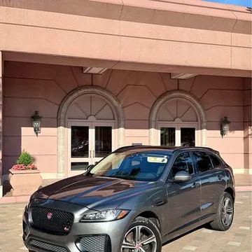 2017 Jaguar F-PACE 35t R-Sport SUV 4D