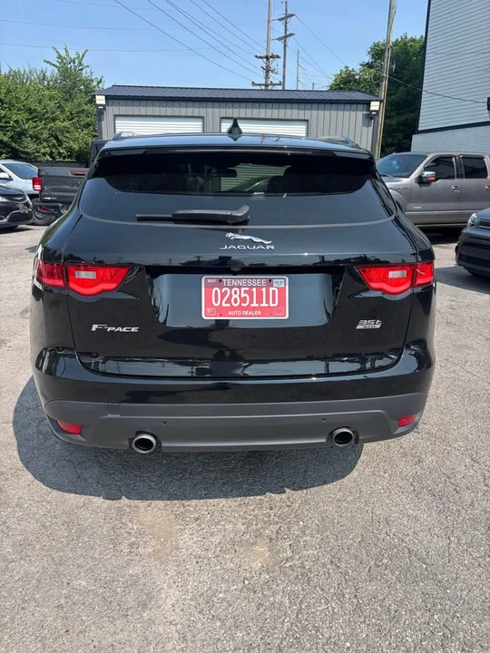 2017 Jaguar F-Pace - Image 10 of 17