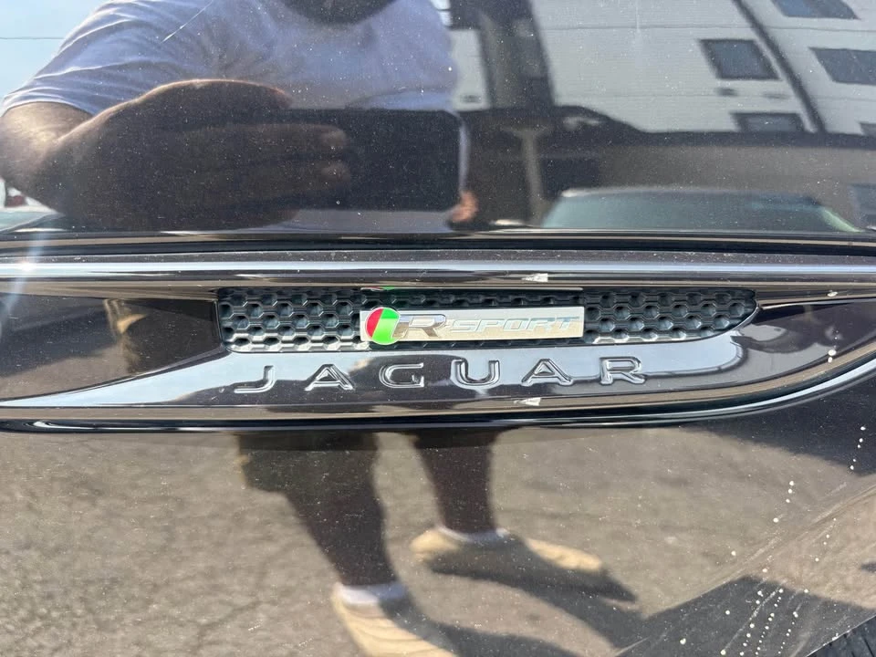 2017 Jaguar F-Pace - Image 4 of 17