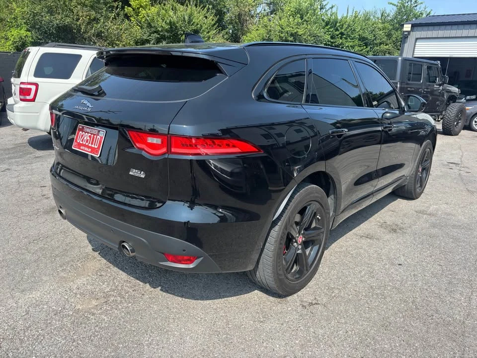 2017 Jaguar F-Pace - Image 11 of 17