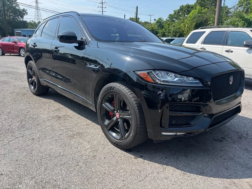 2017 Jaguar F-Pace - Image 3 of 17