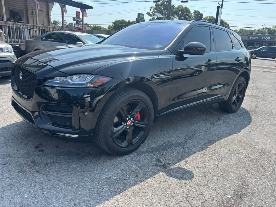 2017 Jaguar F-Pace - Image 2 of 17