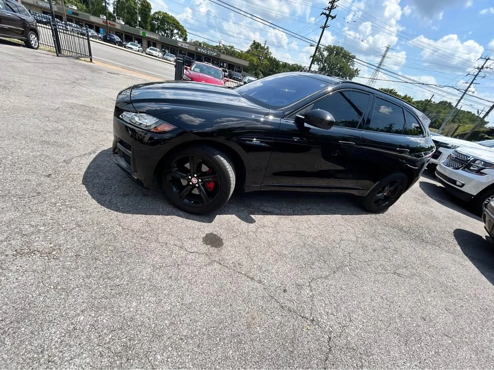 2017 Jaguar F-Pace - Image 2 of 13