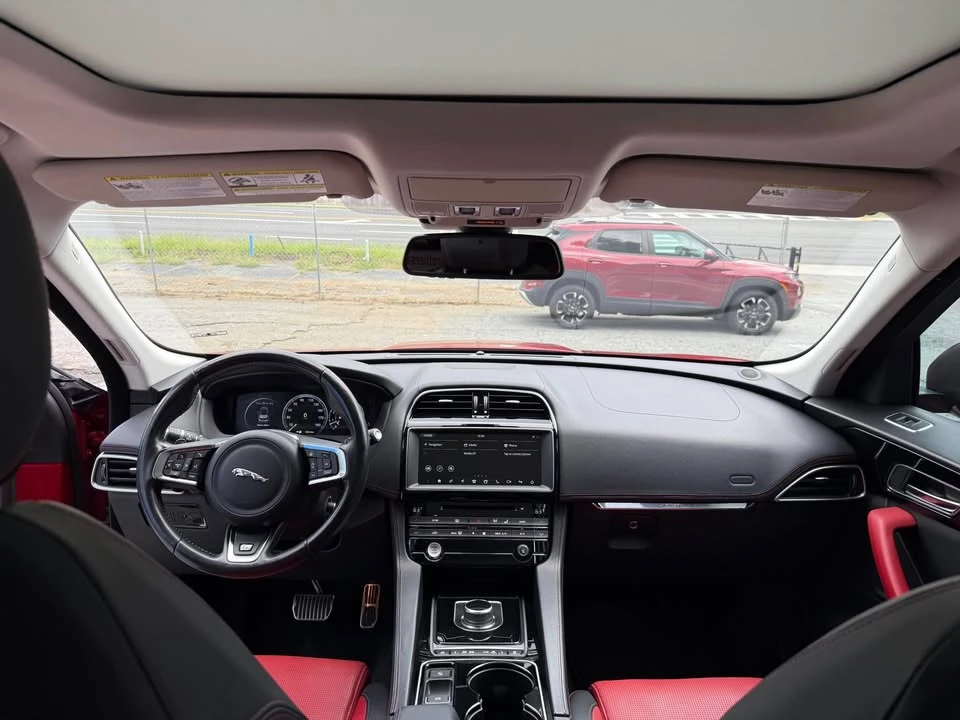 2017 Jaguar F-Pace - Image 3 of 17