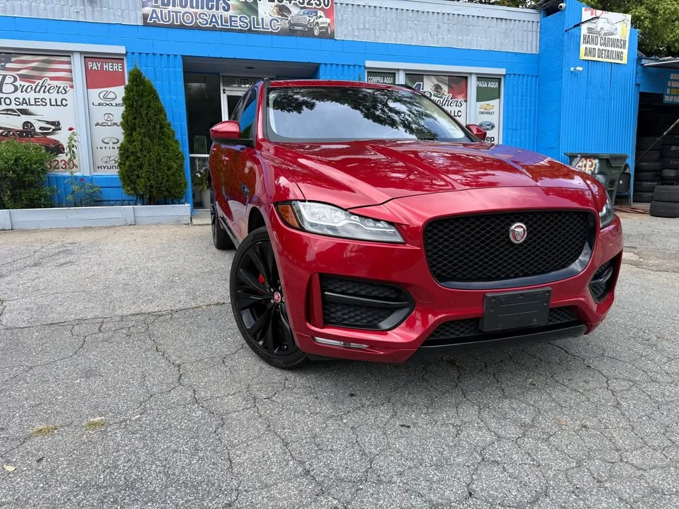 2017 Jaguar F-Pace - Image 2 of 17