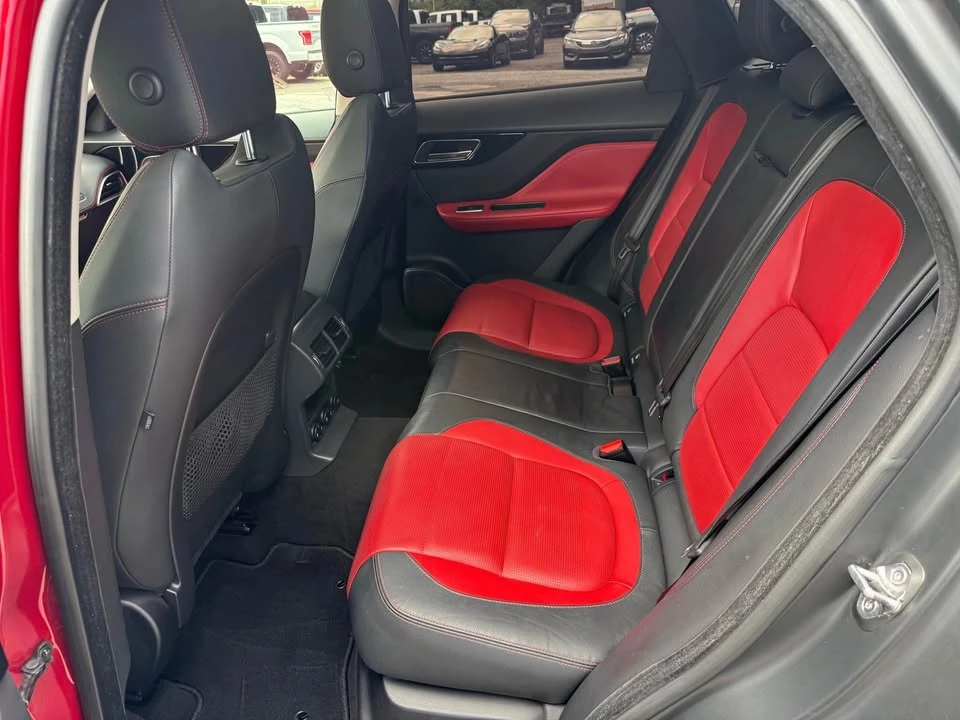 2017 Jaguar F-Pace - Image 10 of 17