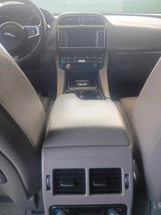 2017 Jaguar F-Pace - Image 14 of 20
