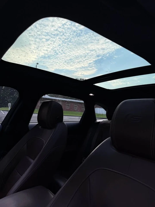 2017 Jaguar F-Pace - Image 11 of 16