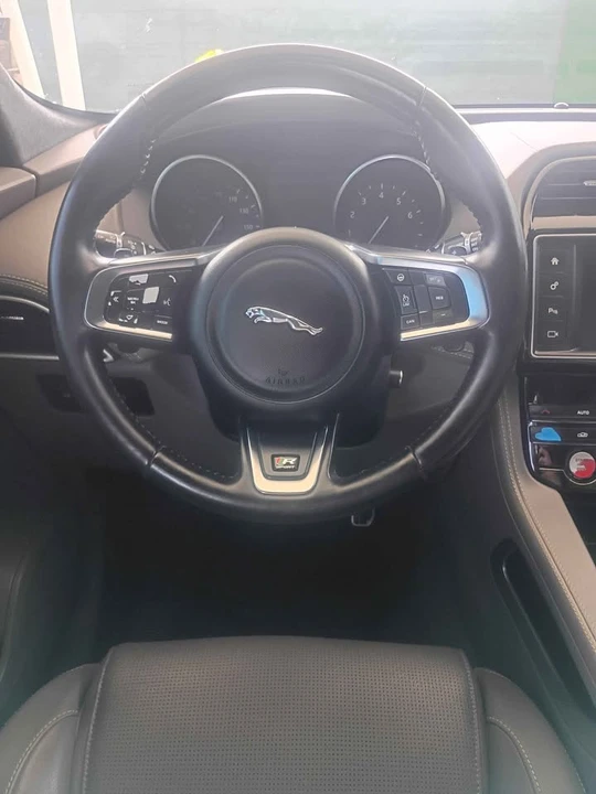 2017 Jaguar F-Pace - Image 15 of 20