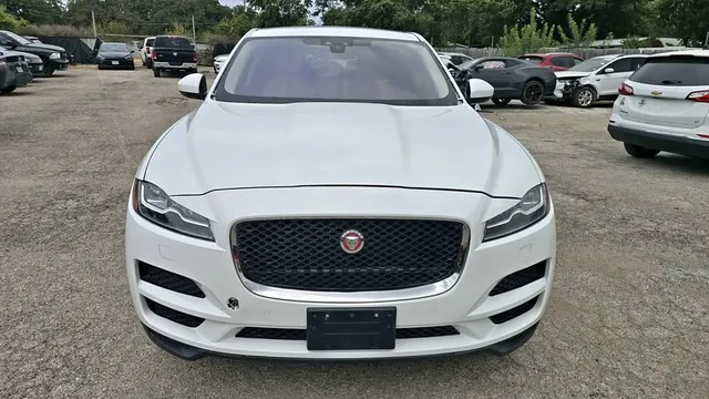 2017 Jaguar F-PACE 35t R-Sport