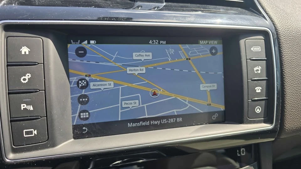2017 Jaguar F-Pace - Image 19 of 20