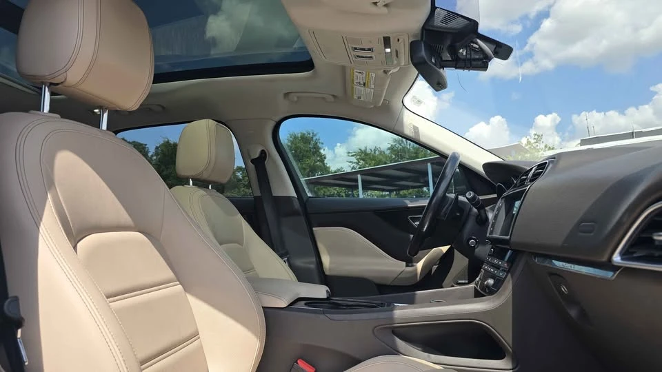 2017 Jaguar F-Pace - Image 14 of 20