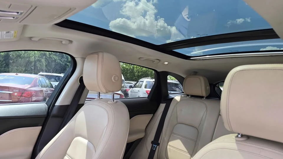 2017 Jaguar F-Pace - Image 11 of 20