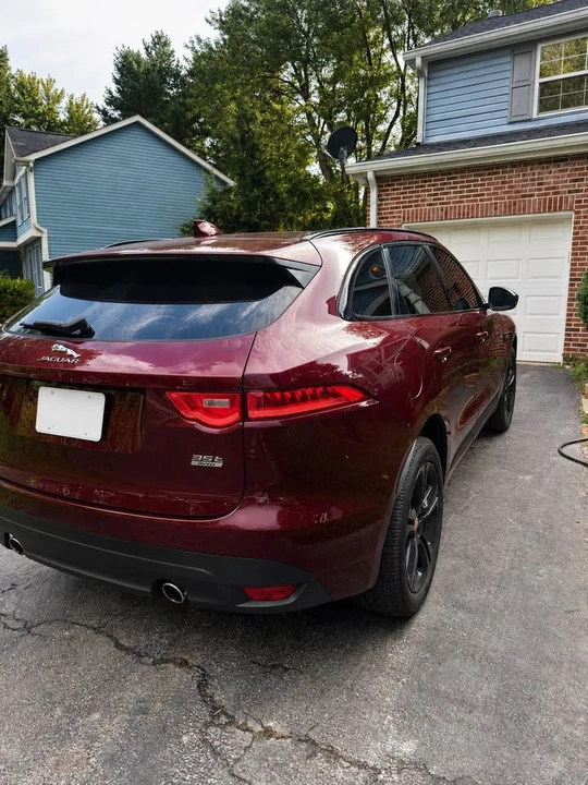 2017 Jaguar F-Pace - Image 2 of 11