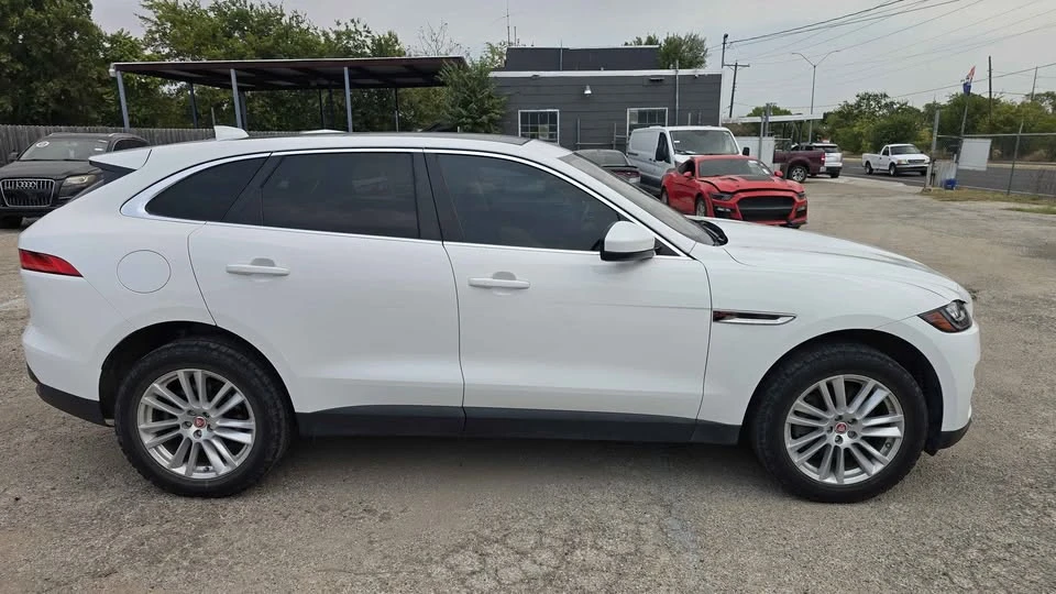 2017 Jaguar F-Pace - Image 3 of 20