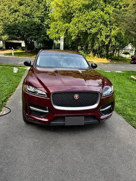 2017 Jaguar F-PACE 35t R-Sport SUV 4D