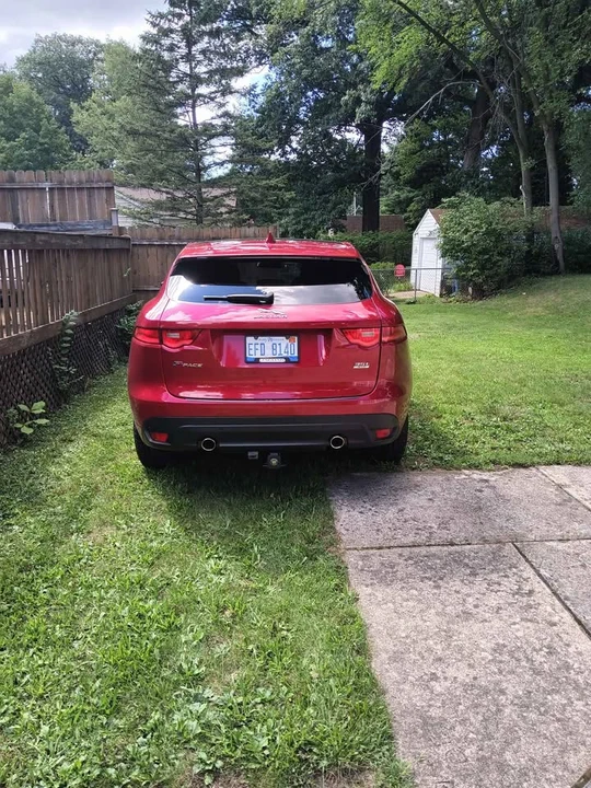 2017 Jaguar F-Pace - Image 3 of 15