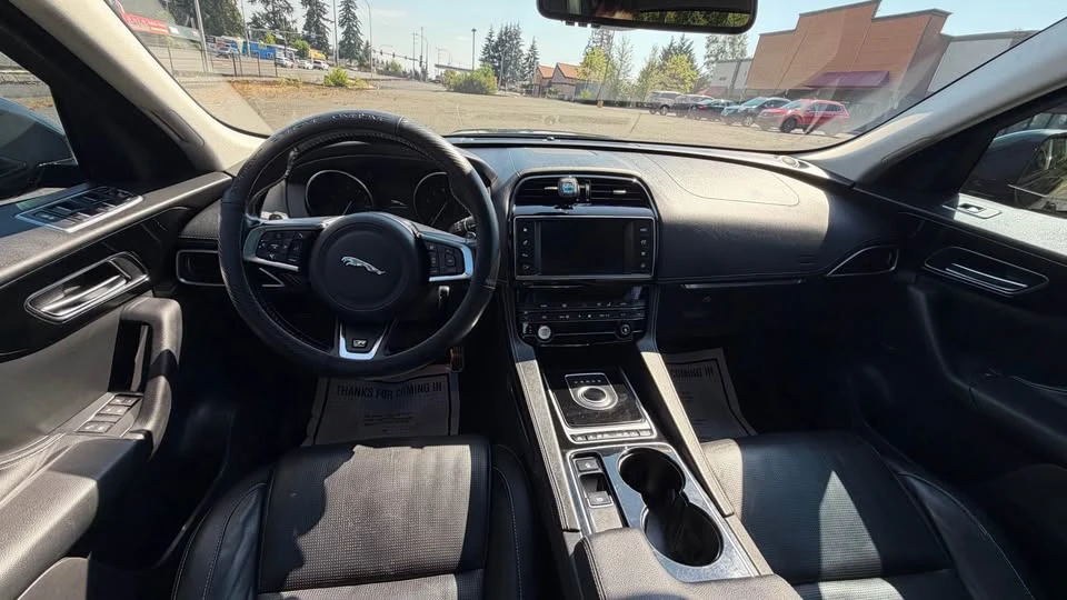 2017 Jaguar F-Pace - Image 14 of 19