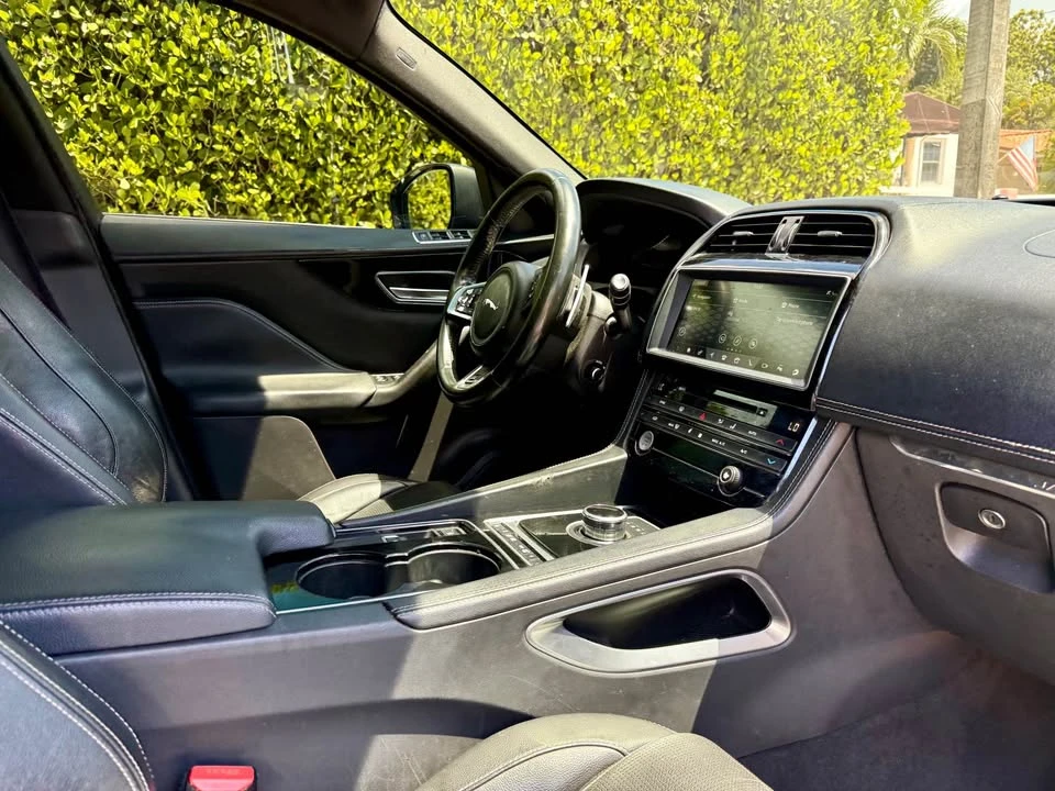 2017 Jaguar F-Pace - Image 15 of 20
