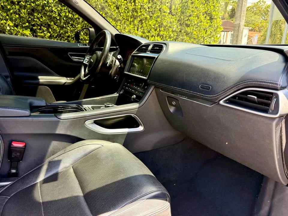 2017 Jaguar F-Pace - Image 13 of 20