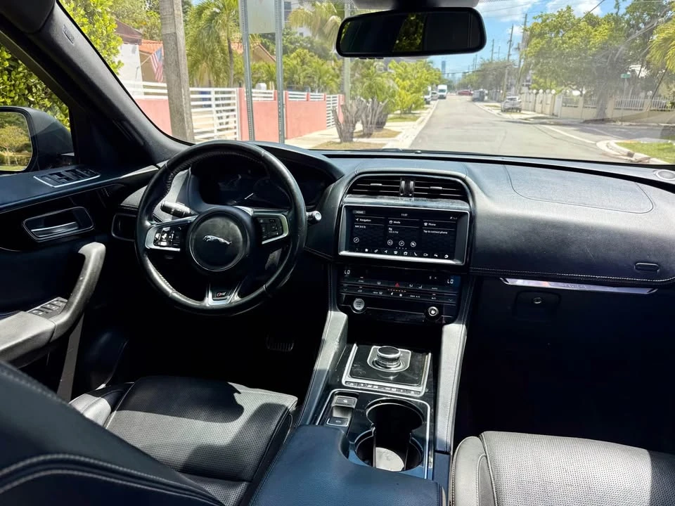 2017 Jaguar F-Pace - Image 17 of 20