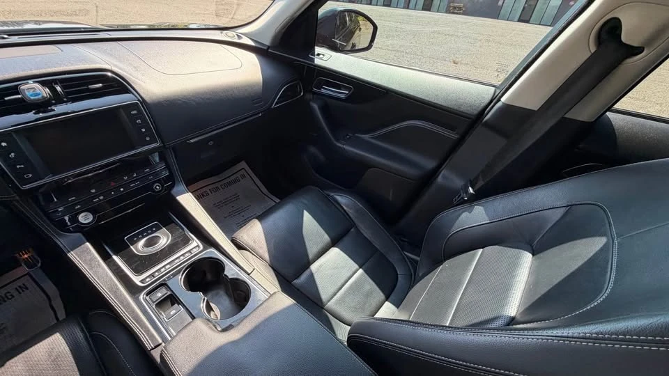 2017 Jaguar F-Pace - Image 13 of 19