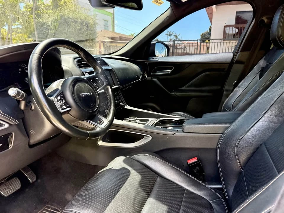 2017 Jaguar F-Pace - Image 8 of 20