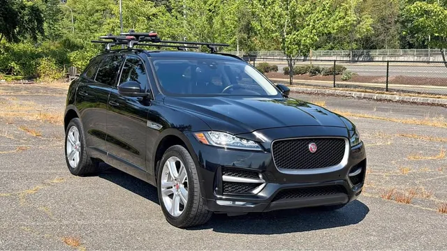 2017 Jaguar F-PACE 35t R-Sport SUV 4D