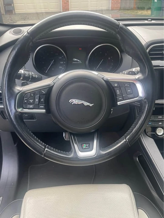 2017 Jaguar F-Pace - Image 15 of 20