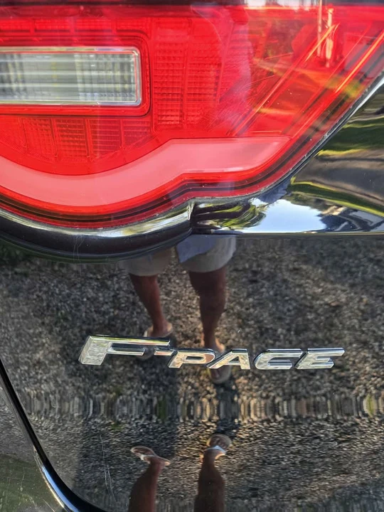2017 Jaguar F-Pace - Image 11 of 18