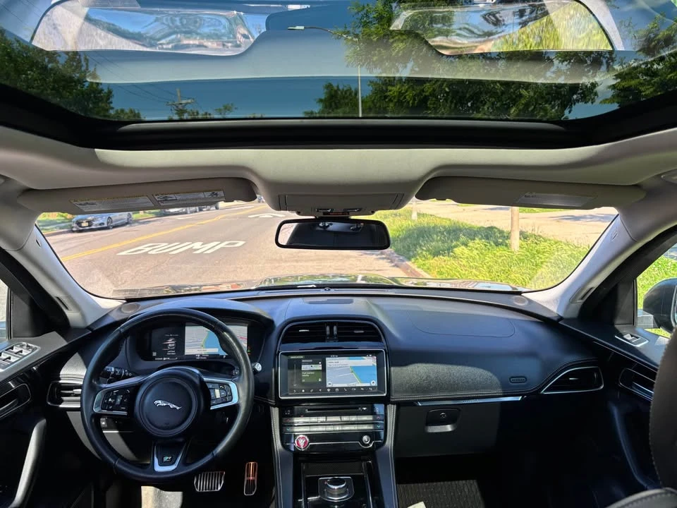 2017 Jaguar F-Pace - Image 13 of 20