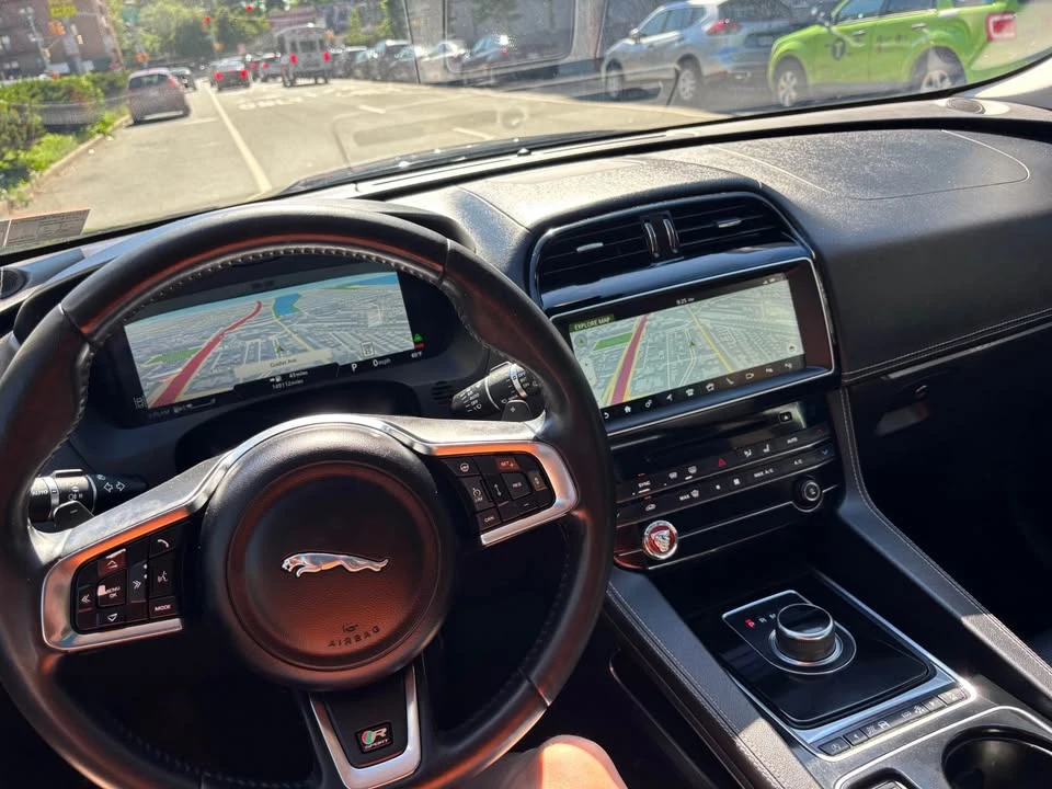 2017 Jaguar F-Pace - Image 15 of 20