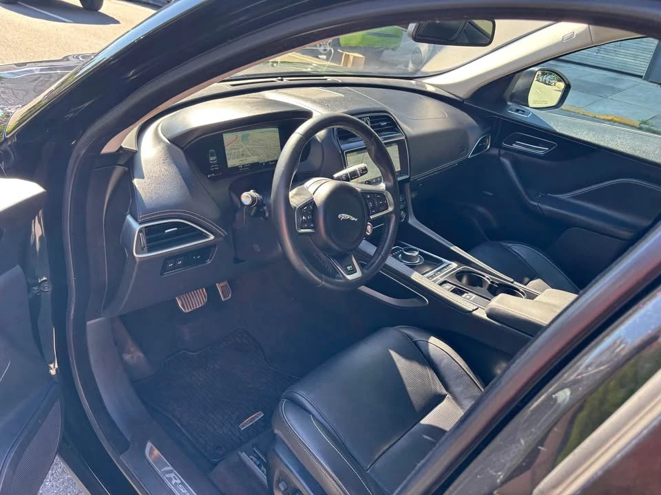 2017 Jaguar F-Pace - Image 11 of 20