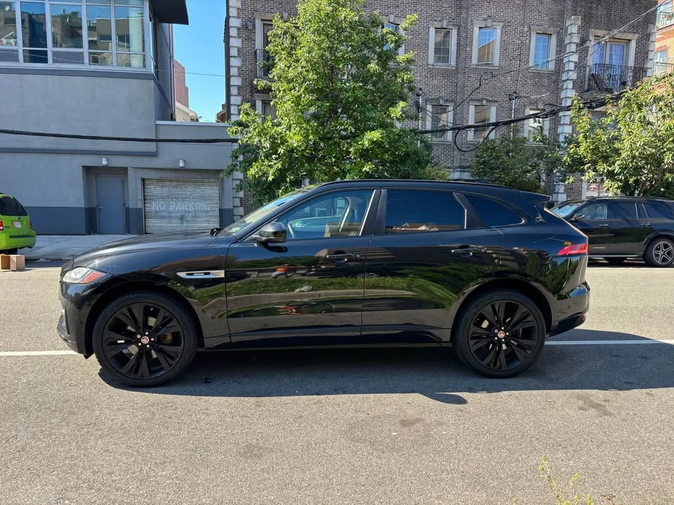 2017 Jaguar F-Pace - Image 8 of 20