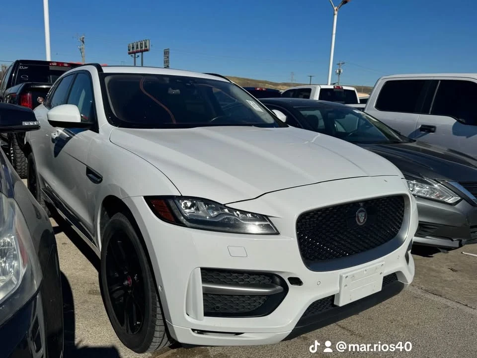 2017 Jaguar F-Pace - Image 2 of 9
