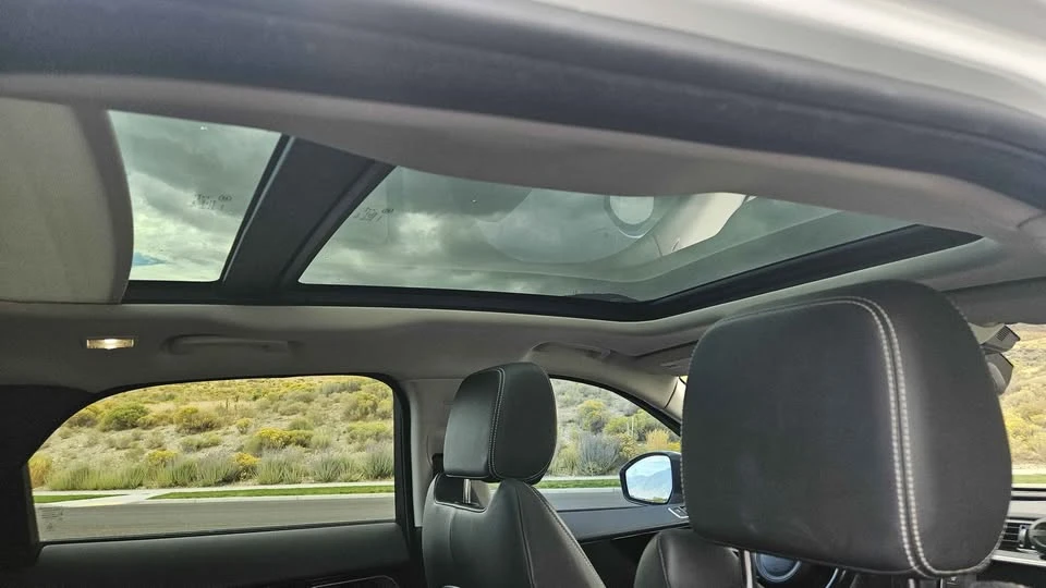 2017 Jaguar F-Pace - Image 7 of 15
