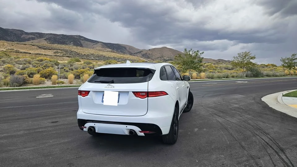 2017 Jaguar F-Pace - Image 3 of 15
