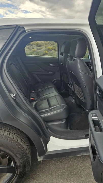2017 Jaguar F-Pace - Image 6 of 15