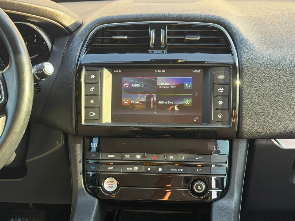 2017 Jaguar F-Pace - Image 16 of 19