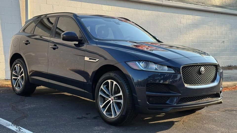 2017 Jaguar F-Pace - Image 2 of 19