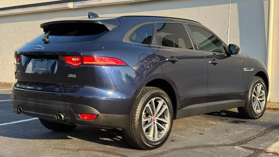 2017 Jaguar F-Pace - Image 4 of 19